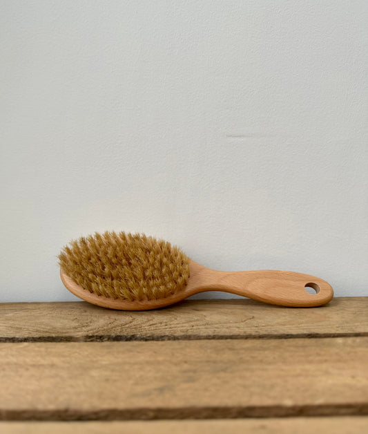 Artero natural bristle brush